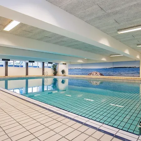 In With Swimming Pool * Фоборг